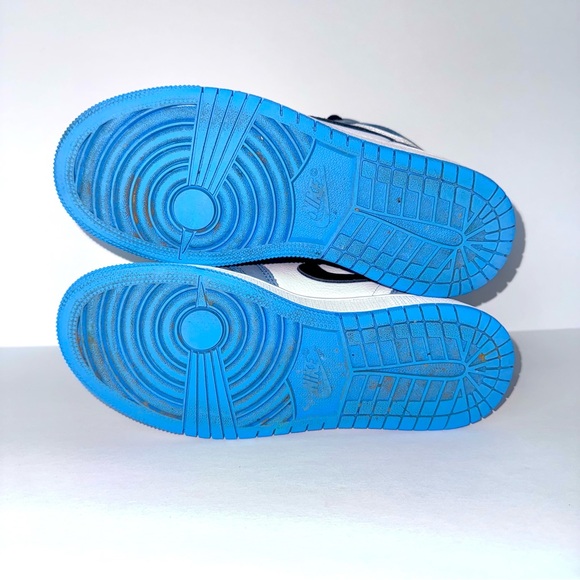Air Jordan 1 Retro High OG “University Blue” (Model: 555088-134) Kids Size 4y - Picture 12 of 12